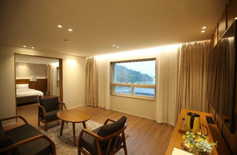 Am Ort Hotel ยอซู ภายนอก รูปภาพ